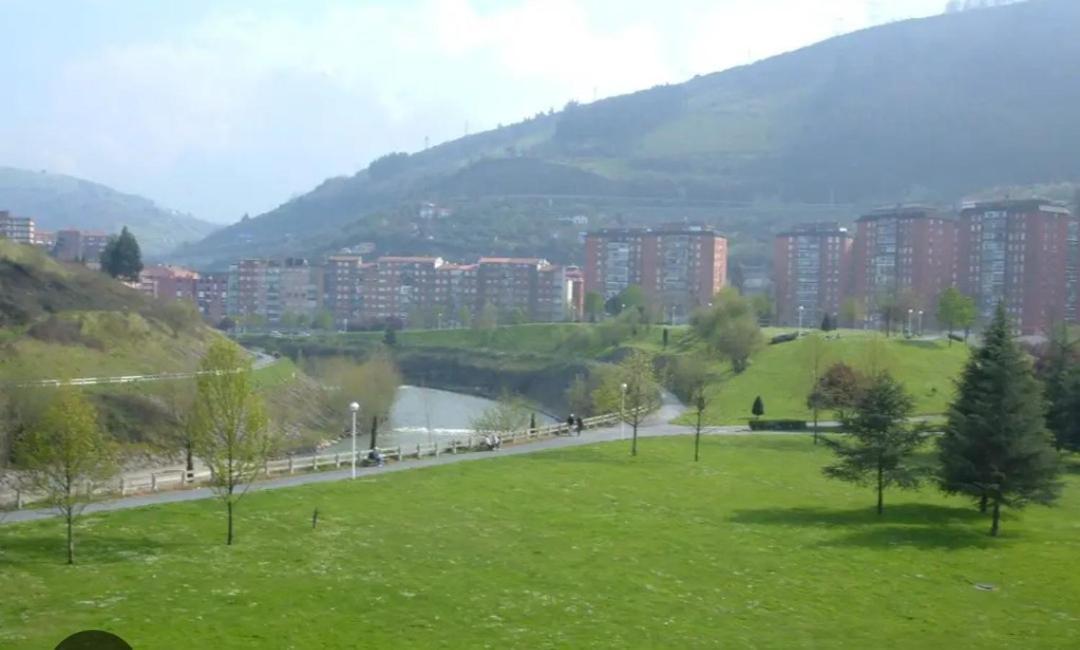 Bonito Apartamento En Zamakola Bilbao Exterior photo